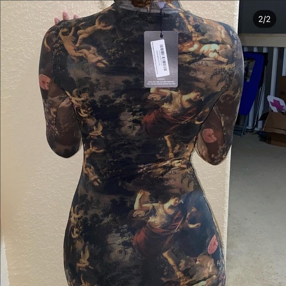 Pretty little thing Renaissance print dress - Picture 2 of 3